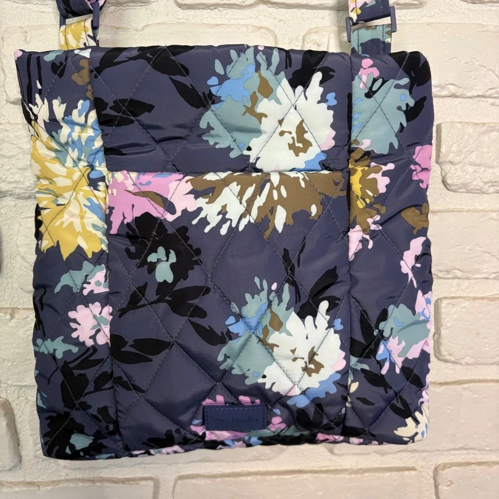 Vera Bradley chrysanthemum 10x10